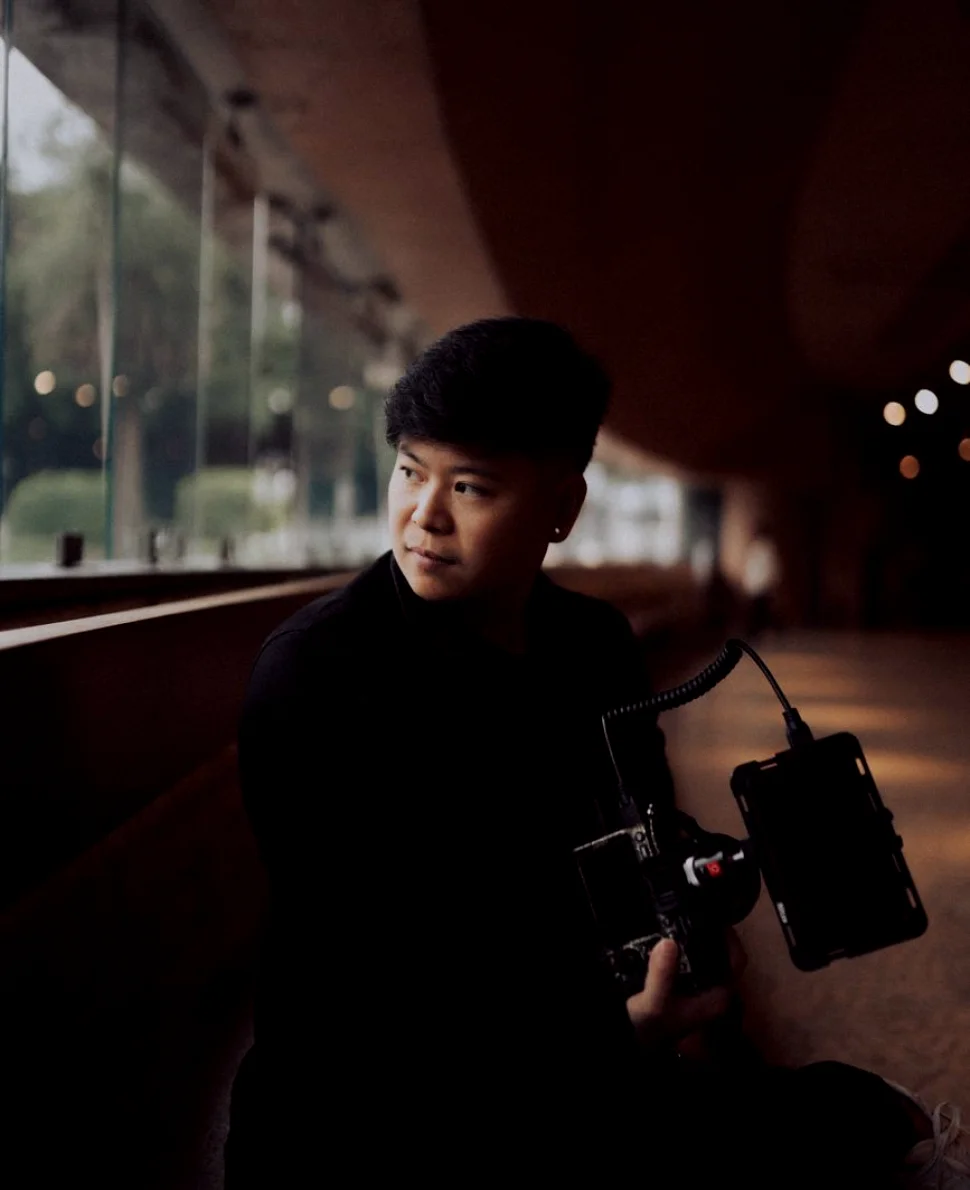 Setting Up a Handheld News Shot That Holds Steady